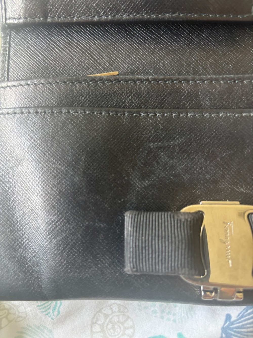 Gorgeous Ferragamo wallet with COA - Picture 7 of 7